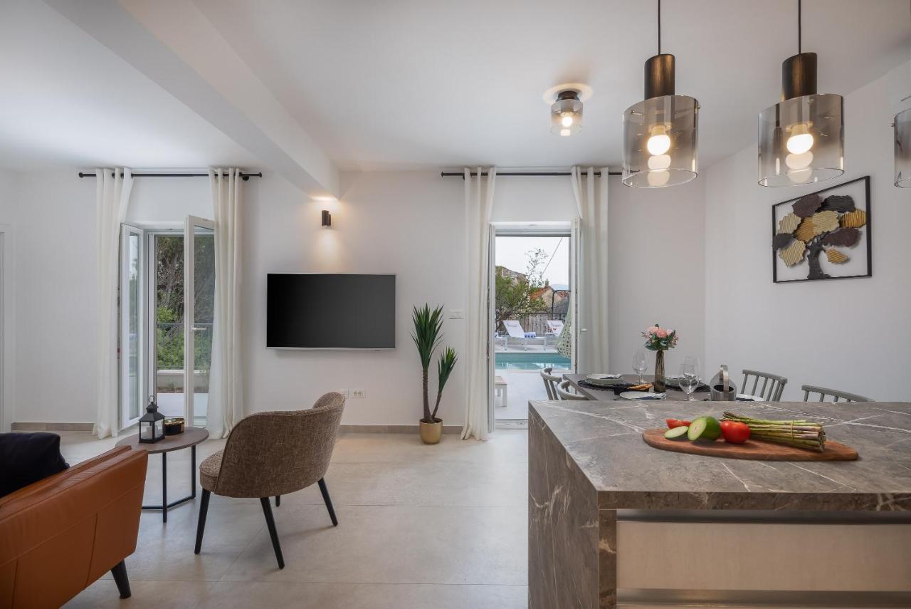 Apartment Mirta *
