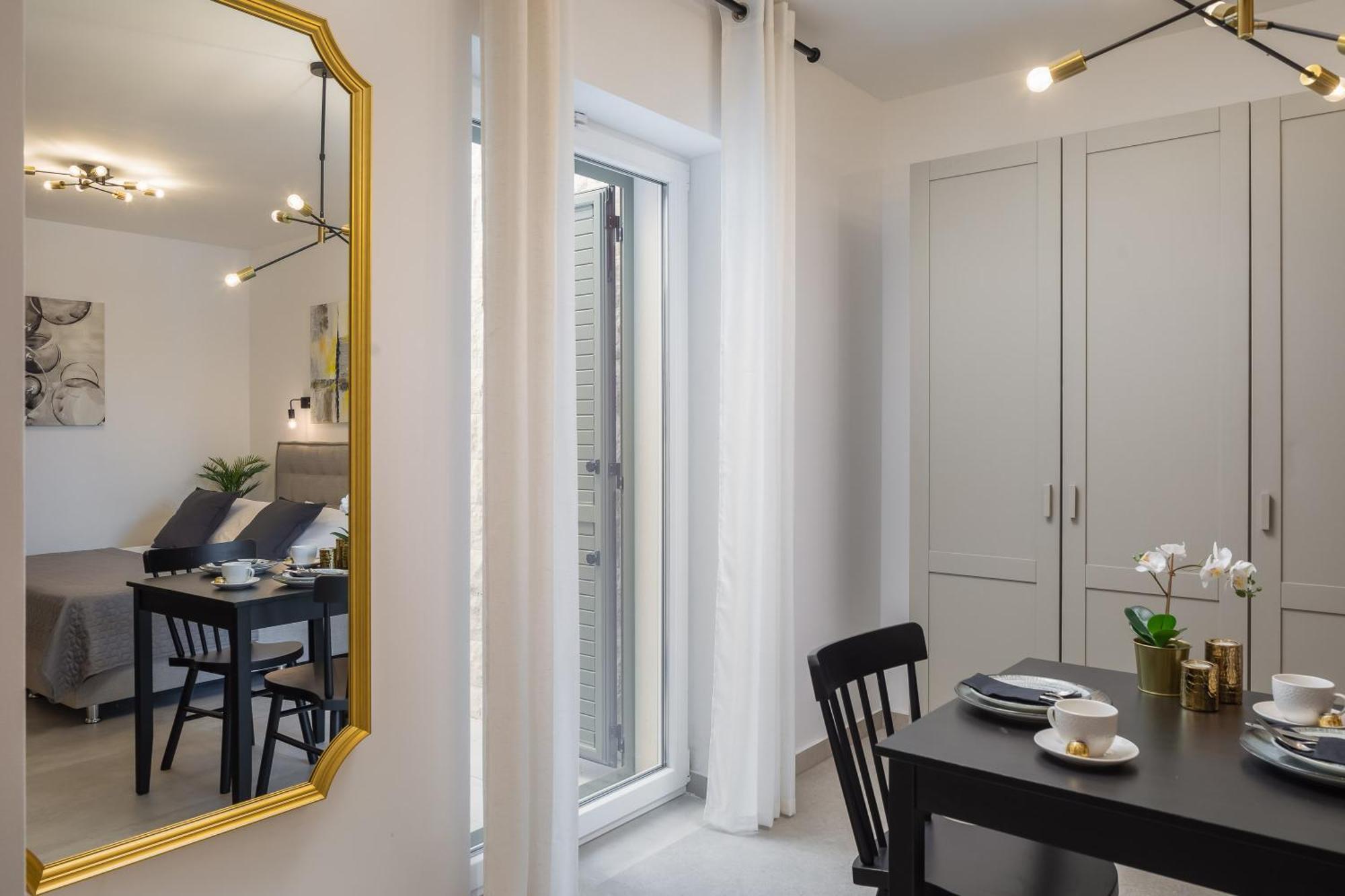 Apartment Mirta *